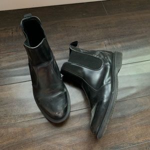 Dr. Martens flora Chelsea boot 8